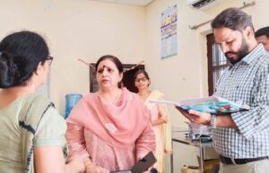 ਡੀ.ਸੀ. ਸ੍ਰੀ ਰਾਜੇਸ਼ ਧੀਮਾਨ ਨੇ ਸਿਹਤ ਵਿਭਾਗ ਦੇ ਅਧਿਕਾਰੀਆਂ ਨਾਲ ਆਮ ਆਦਮੀ ਕਲੀਨਿਕਾਂ ਦੀ ਚੈਕਿੰਗ ਕੀਤੀ