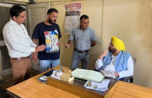 ਬਿਜਲੀ ਮੰਤਰੀ ਹਰਭਜਨ ਸਿੰਘ ਈ ਟੀ ਓ ਵੱਲੋਂ ਸਬ ਡਵੀਜਨ ਨਰਾਇਣਗੜ੍ਹ ਛੇਹਰਟਾ ਦਫਤਰ ’ਚ ਅਚਾਨਕ ਛਾਪਾ