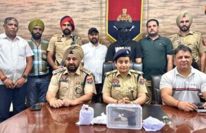 Ludhiana Police continues its relentless efforts to combat the drug trade and apprehend drug peddlers. In recent operations, 1 individual have been arrested and a total of 150 grams of Heroin, 01 car, 03 gold ornaments and 01 pistol with 05 live rounds have been seized from him !