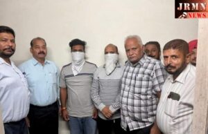 पुलिस केस में से नाम निकलवाने के बदले 4 लाख रुपए रिश्वत लेने के दोष अधीन विजीलैंस द्वारा दो प्राईवेट व्यक्ति गिरफ़्तार !