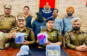 ਲੁਧਿਆਣਾ ਪੁਲਿਸ ਵੱਲੋਂ ਨਸ਼ਿਆ ਖਿਲਾਫ਼ ਕਾਰਵਾਈ ਕਰਦਿਆ ਅੱਜ 01 ਦੋਸ਼ੀ ਕਾਬੂ ਕੀਤਾ ਗਿਆ। ਜਿਸ ਕੋਲੋਂ 135 ਗ੍ਰਾਮ ਹੈਰੋਇਨ, 02 ਦੇਸੀ ਪਿਸਤੌਲ 32 ਬੋਰ ਸਮੇਤ 03 ਕਾਰਤੂਸ ਅਤੇ 10,000 ਡਰੱਗ ਮਨੀ !