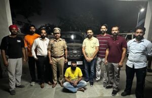 Tarn Taran Police arrested 2 notorious smugglers after a chase of 40 Kms on Indo-Pak border and recovered 2 Kg Heroin !