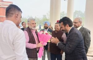 कैबिनेट मंत्री लाल चंद कटारूचक्क की अध्यक्षता अधीन वन विभाग के अधिकारियों की मीटिंग आयोजित !