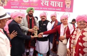 Kuldeep Singh Dhaliwal, Brahm Shankar Jimpa, Balkar Singh and several other dignitaries today attended Shri Krishan Balram Rath Yatra from Shri Durga Mata Mandir, near Jagraon Bridge, Ludhiana!