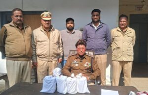Amritsar Rural Police (PS Gharinda) arrested 02 drug smugglers along with 02 Kg Heroin and one car !