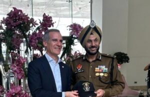 ਅਮਰੀਕਾ ਦੇ ਰਾਜਦੂਤ ਐਰਿਕ ਮਾਈਕਲ ਗਾਰਸੇਟੀ ਨੇ ਅੰਮ੍ਰਿਤਸਰ ਫੇਰੀ ਦੌਰਾਨ ਸ਼ਹਿਰ ਦੇ ਸ਼ਾਨਦਾਰ ਪੁਲਿਸ ਪ੍ਰਬੰਧਾਂ ਅਤੇ ਮਹਿਮਾਨਨਿਵਾਜ਼ੀ ਲਈ !