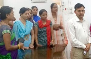 जलापूर्ति की समस्या को लेकर निगम कमिशनर से मिला वार्ड नंबर 31 निवासियों का प्रतिनिधिमण्डल * वार्ड पार्षद ने ज्ञापन देकर नई मोटर चालू करने की रखी मांग