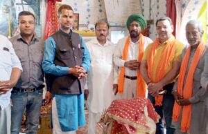 कालेश्वर शिव मन्दिर खेड़ा रोड में करवाया वार्षिक भंडारा * विधायक धालीवाल ने लिया भगवान शंकर का आशीर्वाद