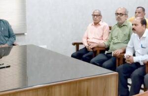 कमल सरोज और रवि सिद्धू की अगवाई में एस.डी.एम. से मिला जेसीटी मिल मजदूरों का प्रतिनिधिमण्डल * फुल एंड फाईनल पेमैंट तक जारी रहेगा संघर्ष : कमल सरोज/सिद्धू पार्षद