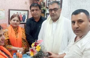 मेयर रामपाल उप्पल का मानवाधिकार परिषद कार्यालय पहुंचने पर सम्मान