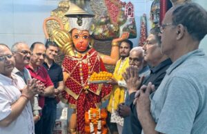 ਸ਼੍ਰੀ ਹਨੂੰਮਾਨ ਮੰਦਿਰ ਕਟਾਹੜਾ ਚੌਕ ਵਿੱਚ ਸ਼੍ਰੀ ਹਨੂੰਮਾਨ ਜਯੰਤੀ ਬੜੀ ਧੂਮਧਾਮ ਨਾਲ ਮਨਾਈ ਗਈ। ਸਮੱਸਿਆ ਨਿਵਾਰਕ ਹਨੂੰਮਾਨ ਜੀ ਦੀ ਮਹਿਮਾ ਦੀ ਉਸਤਤ ਕਰਦਾ ਹੈ।