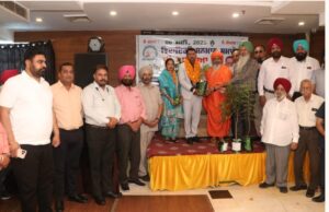 ਇੰਜੀ. ਪਰਵਿੰਦਰ ਕੁਮਾਰ ਸੂਬਾ ਜਨਰਲ ਸਕੱਤਰ ਡੀ: ਈ: ਏ: ਲੋ: ਨਿ: ਵਿ:( ਭ ਤੇ ਮ) ਸ਼ਾਖਾ ਪੰਜਾਬ ਦਾ ਸੇਵਾ ਮੁਕਤੀ ਉਪਰੰਤ ਵਿਸ਼ੇਸ਼ ਸਨਮਾਨ