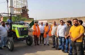 ਵਿਧਾਇਕ ਬੱਗਾ ਵਲੋਂ ਪੀਣ ਵਾਲੇ ਪਾਣੀ ਦੇ 10 ਟੈਂਕਰਾਂ ਨੂੰ ਹਰੀ ਝੰਡੀ ਦੇ ਕੇ ਕੀਤਾ ਰਵਾਨਾ