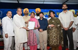 कैबिनेट मंत्री डॉ. रवजोत सिंह और सांसद अरोड़ा ने सुनेत और बाड़ेवाल के लाभार्थियों को मालिकाना हक प्रदान किए