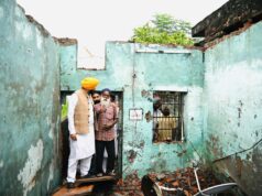 ਮੰਤਰੀ ਤਰੁਨਪ੍ਰੀਤ ਸਿੰਘ ਸੌਂਦ ਵੱਲੋਂ ਪਿੰਡ ਮਾਣਕਮਾਜਰਾ ਦੇ ਜਸਵੀਰ ਸਿੰਘ ਦੇ ਮਕਾਨ ਦੀ ਛੱਤ ਡਿੱਗਣ ‘ਤੇ ਕੀਤੀ ਗਈ ਨਿੱਜੀ ਮਾਲੀ ਮਦਦ ਮਕਾਨ ਦੀ ਛੱਤ ਡਿੱਗਣ ਕਾਰਨ ਬੱਚੀ ਹੋਈ ਸੀ ਜ਼ਖਮੀ, ਮੰਤਰੀ ਸੌਂਦ ਨੇ ਪੁੱਛਿਆ ਹਾਲ-ਚਾਲ