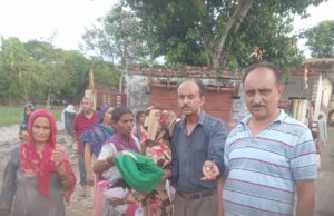 ग्राम सुधार सभा बाढ़ पीड़ित की मदद