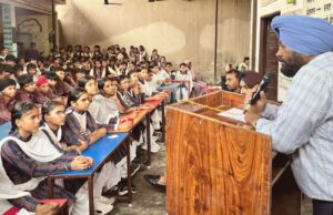 ਹੜ੍ਹ ਪ੍ਰਭਾਵਿਤ ਏਰੀਏ ਦੇ ਸਕੂਲ ਵਿੱਚ ਵਿਦਿਆਰਥੀਆਂ ਨੂੰ ਕੀਤਾ ਜਾਗਰੂਕ ਵੱਖ ਵੱਖ ਪਿੰਡਾਂ ਤੋਂ ਆਉਣ ਵਾਲੇ 500 ਤੋਂ ਵੱਧ ਵਿਦਿਆਰਥੀਆਂ ਨੂੰ ਦਿੱਤੀ ਜਾਣਕਾਰੀ