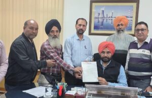 ਬਿਜਲੀ ਨਿਗਮ ‘ਚ ਭਰਤੀ ਹੋ ਰਹੇ ਸਹਾਇਕ ਲਾਈਨਮੈਨਾ ਨੂੰ ਨੇੜੇ ਦੇ ਸਟੇਸ਼ਨ ਦੇਣ ਲਈ ਏਟਕ ਵੱਲੋਂ ਚੀਫ ਇੰਜਨੀਅਰ ਨੂੰ ਮੰਗ ਪੱਤਰ